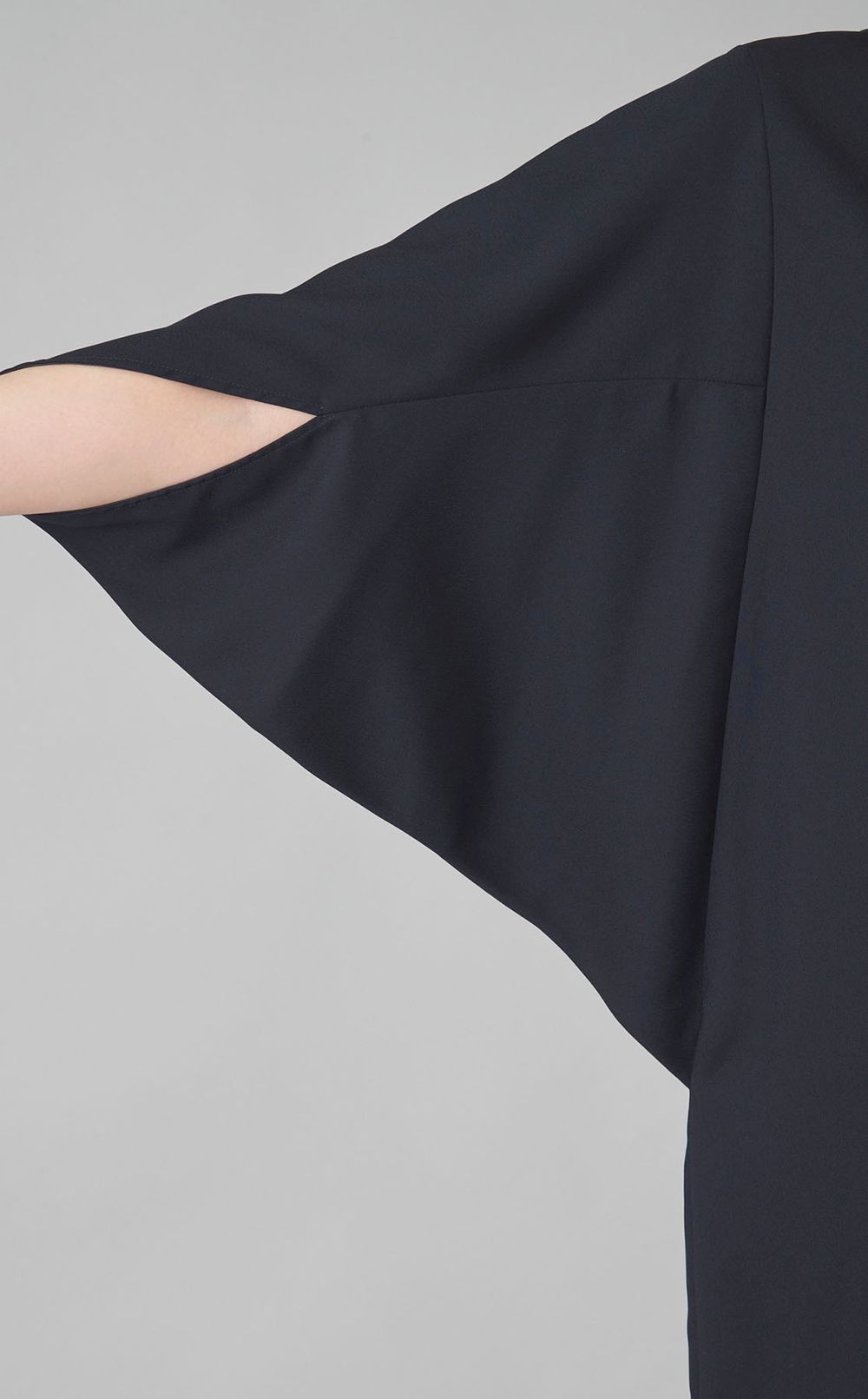 バックサテンドルマンスリーブワンピース