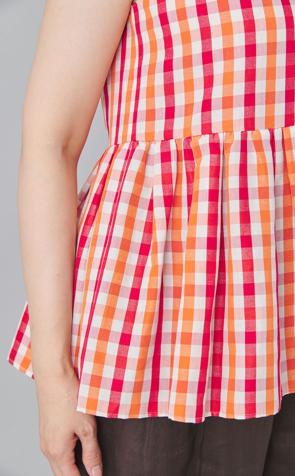 ギンガムチェックフリルトップス