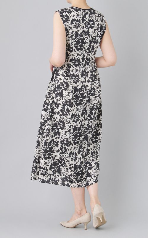 モノクロフラワープリントワンピース