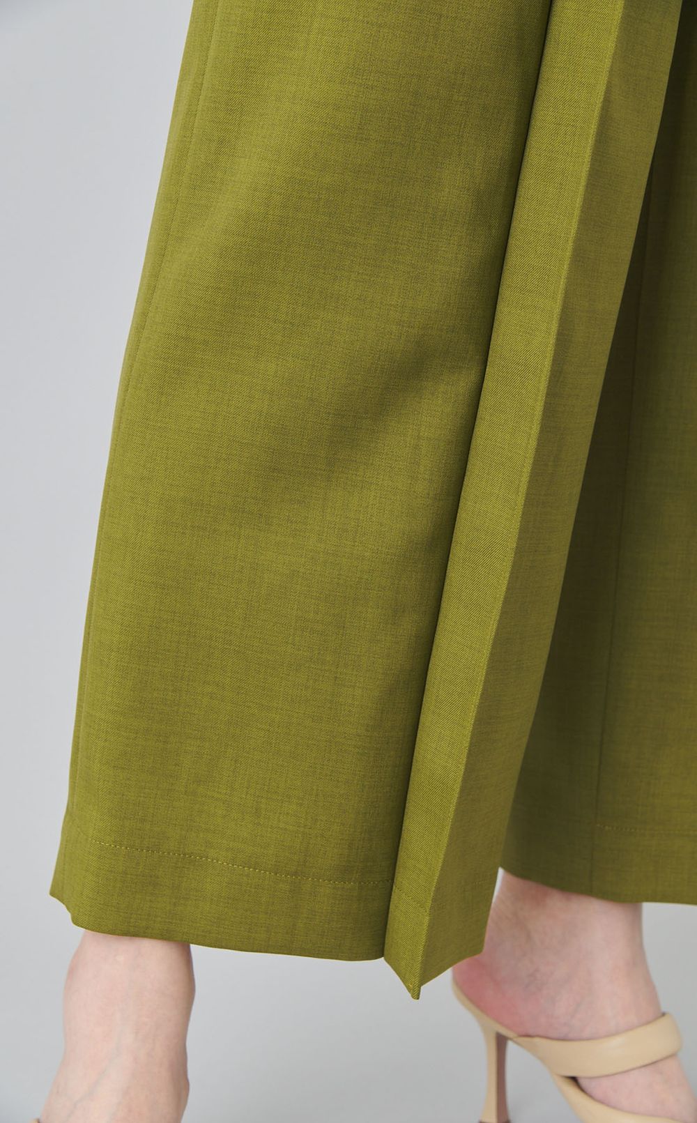 ツイルプリーツパンツ