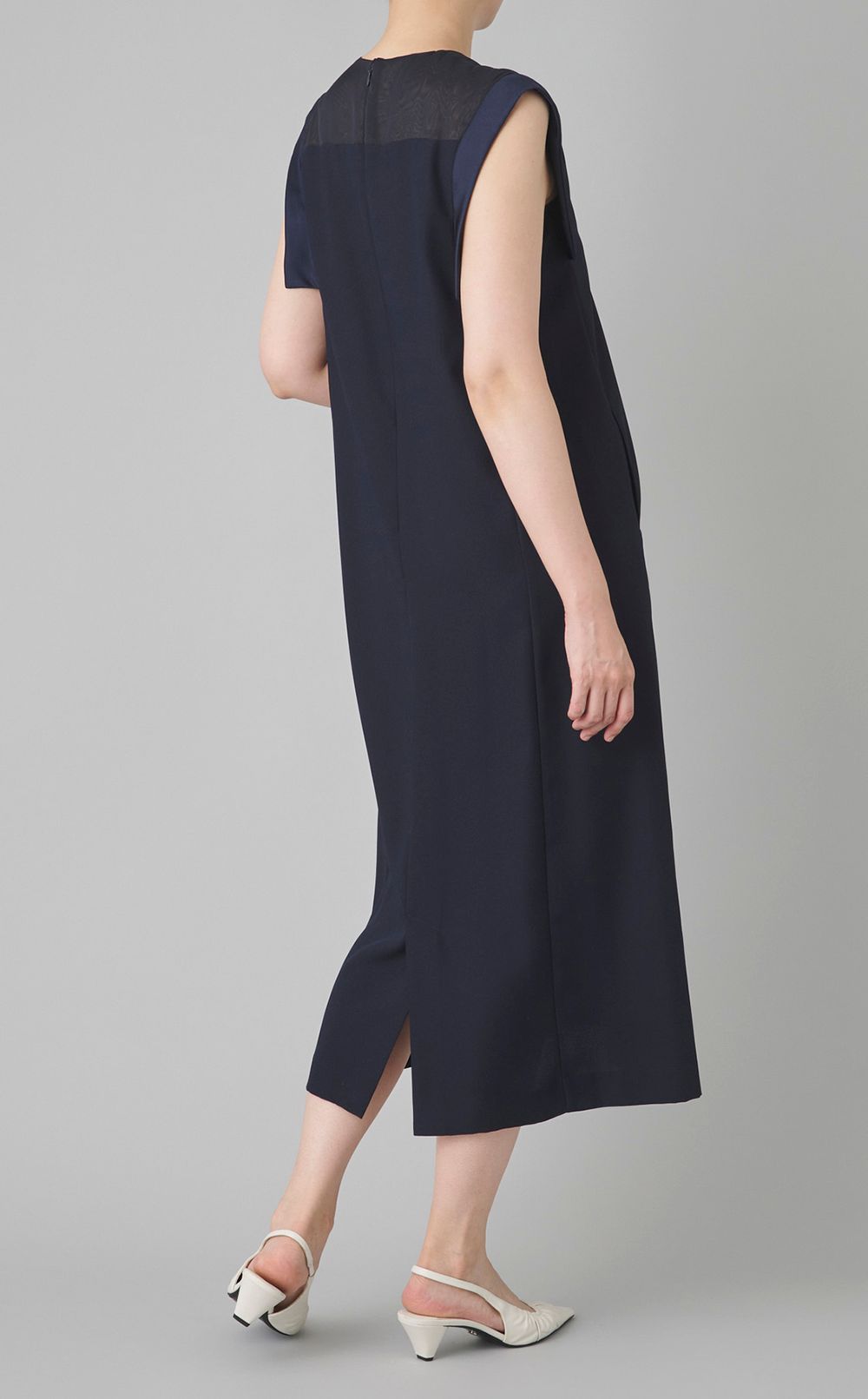 バックサテンノースリーブワンピース