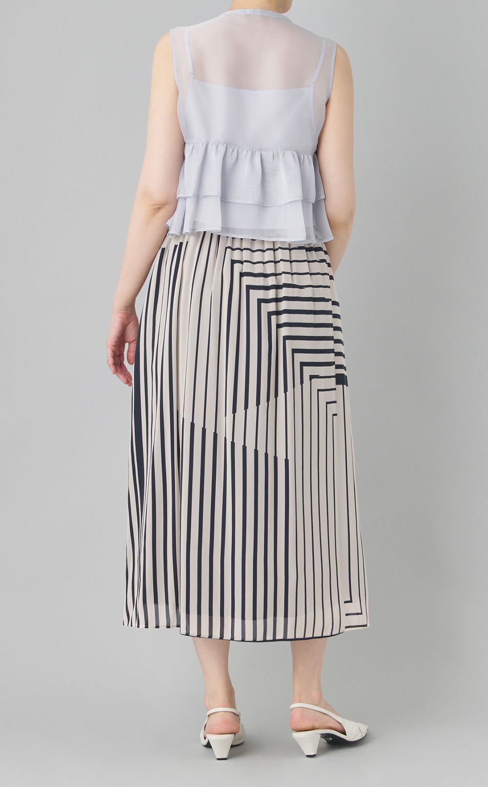 ラッフルペプラムシアーブラウス