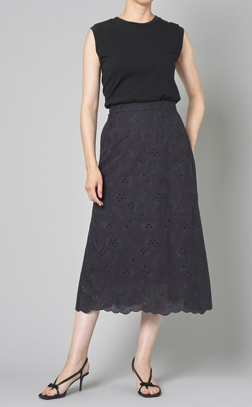 ボイルフラワー刺繍フレアスカート