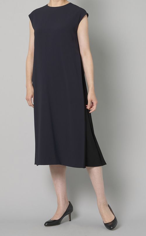 サイドタックスリーブレスワンピース