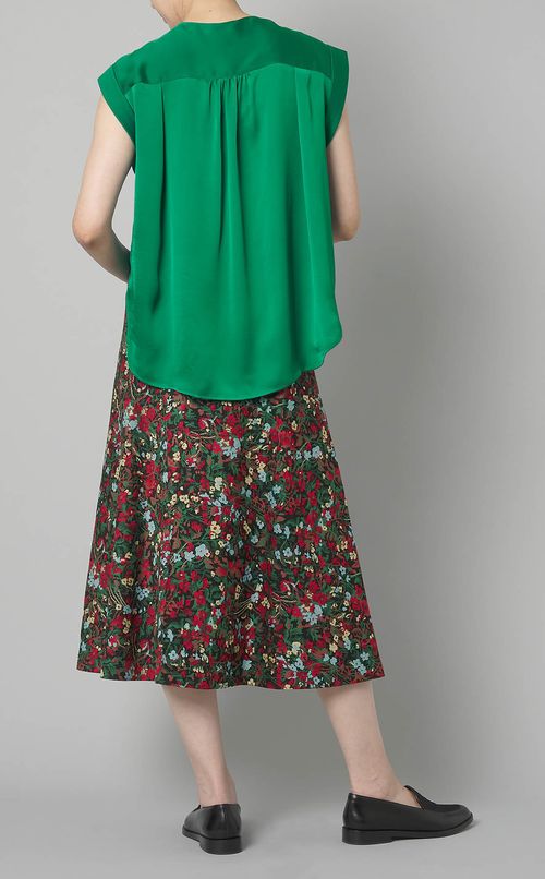 ノースリーブプルオーバーブラウス