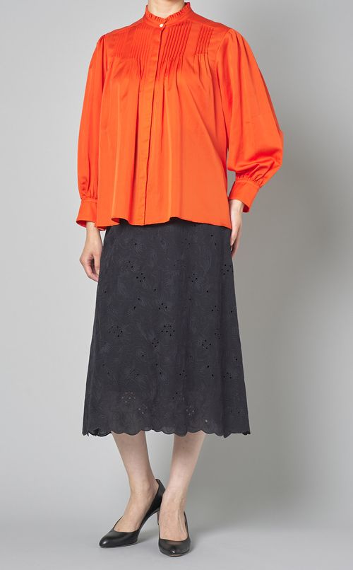 サテンピンタックギャザーブラウス