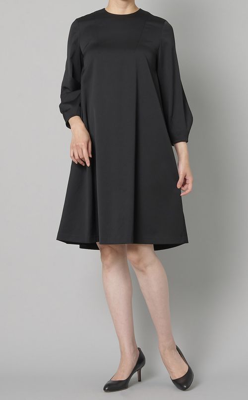 マットサテンAラインワンピース