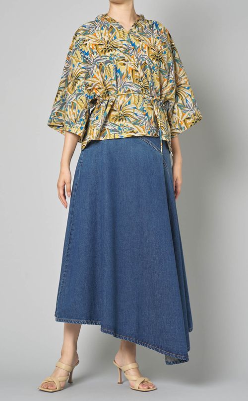 ボタニカルVネックブラウス