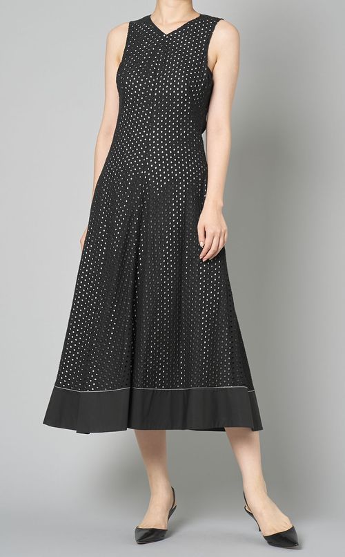 パンチングドットノースリーブワンピース