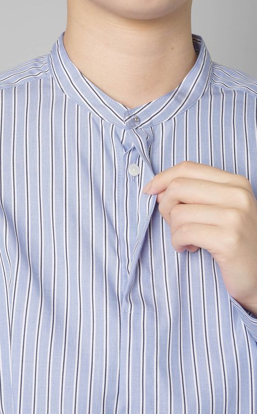 ストライプオープンバックブラウス