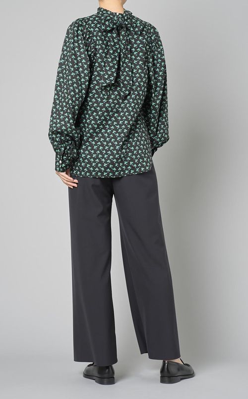 ボリュームスリーブブラウス