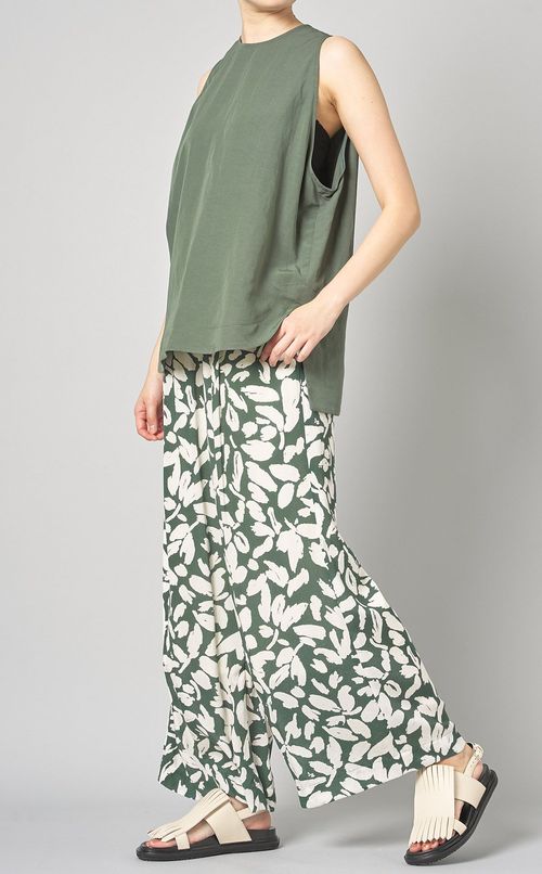 リネン混ノースリーブブラウス