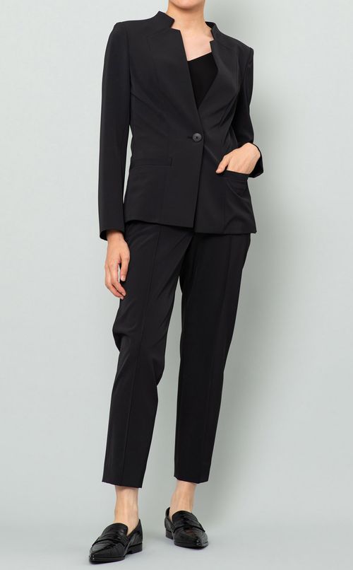 ストレッチテーパードパンツ