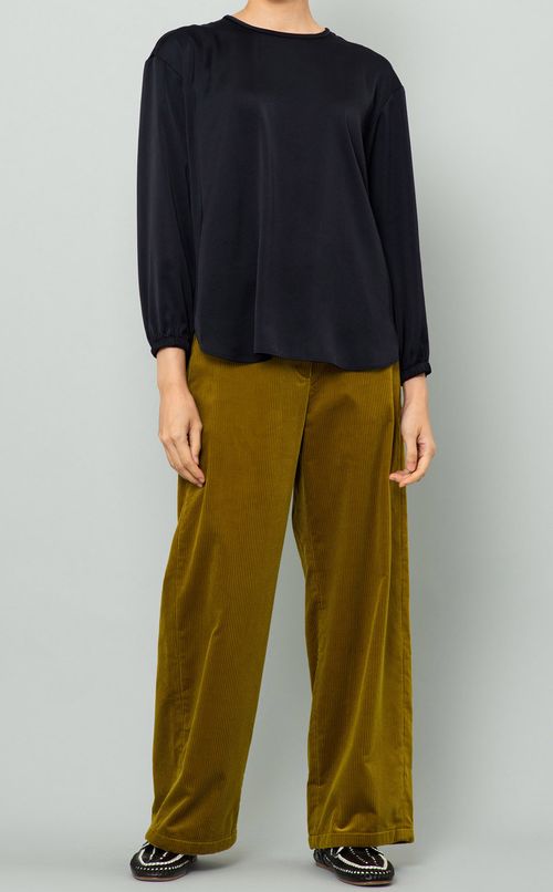 バックロングテールサテンブラウス