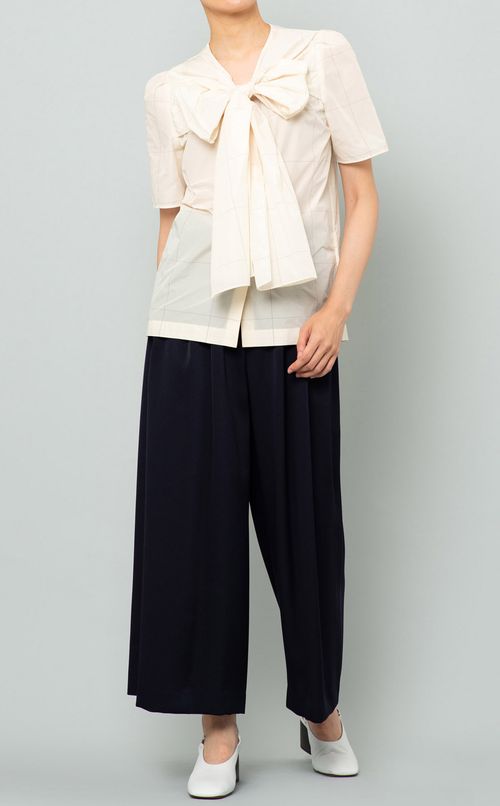 チェックVネックボウタイブラウス