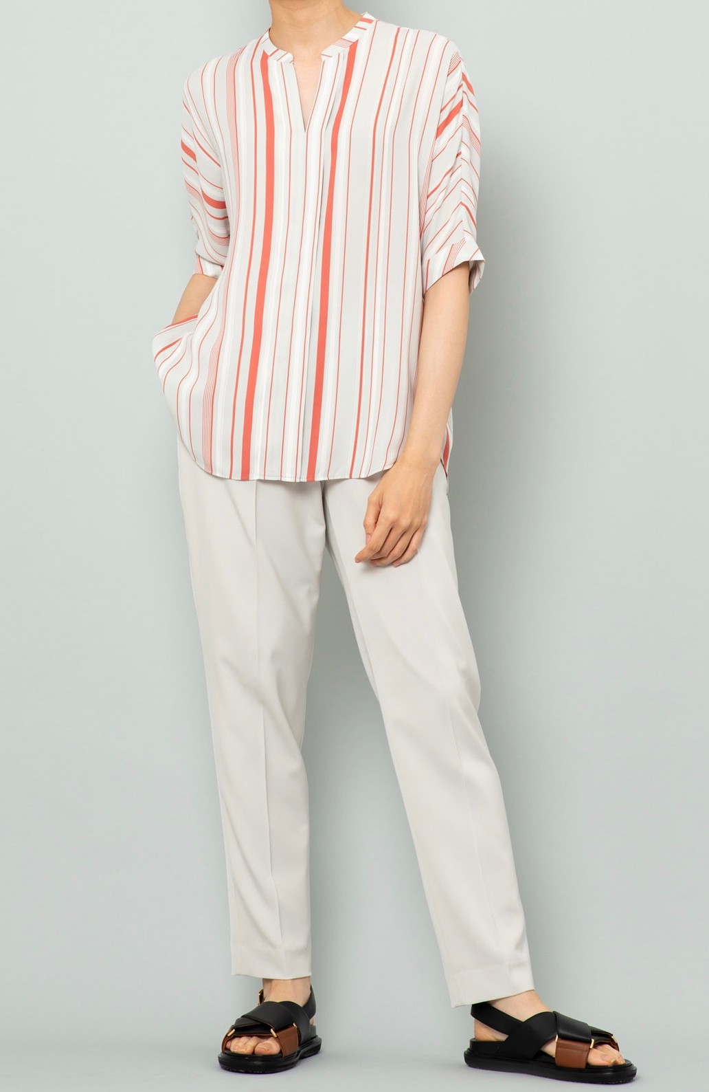 マルチストライプキーネックブラウス