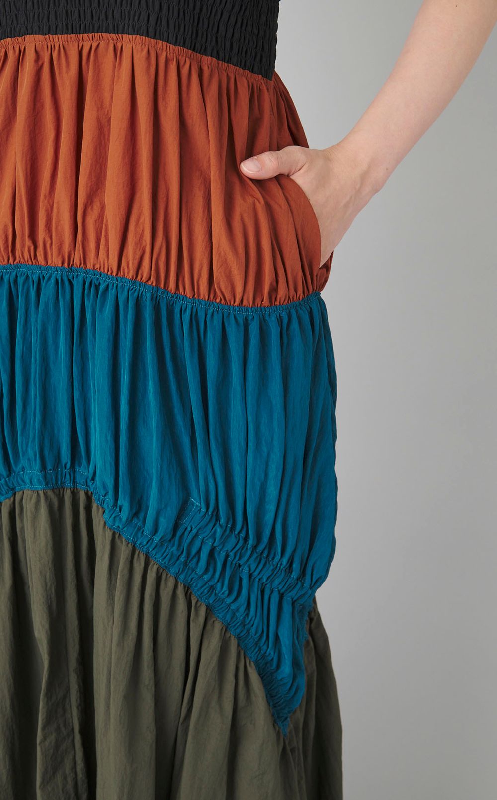 マルチカラーキャミソールワンピース