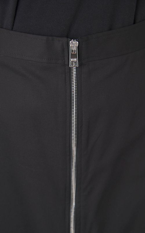 フロントジップスカート