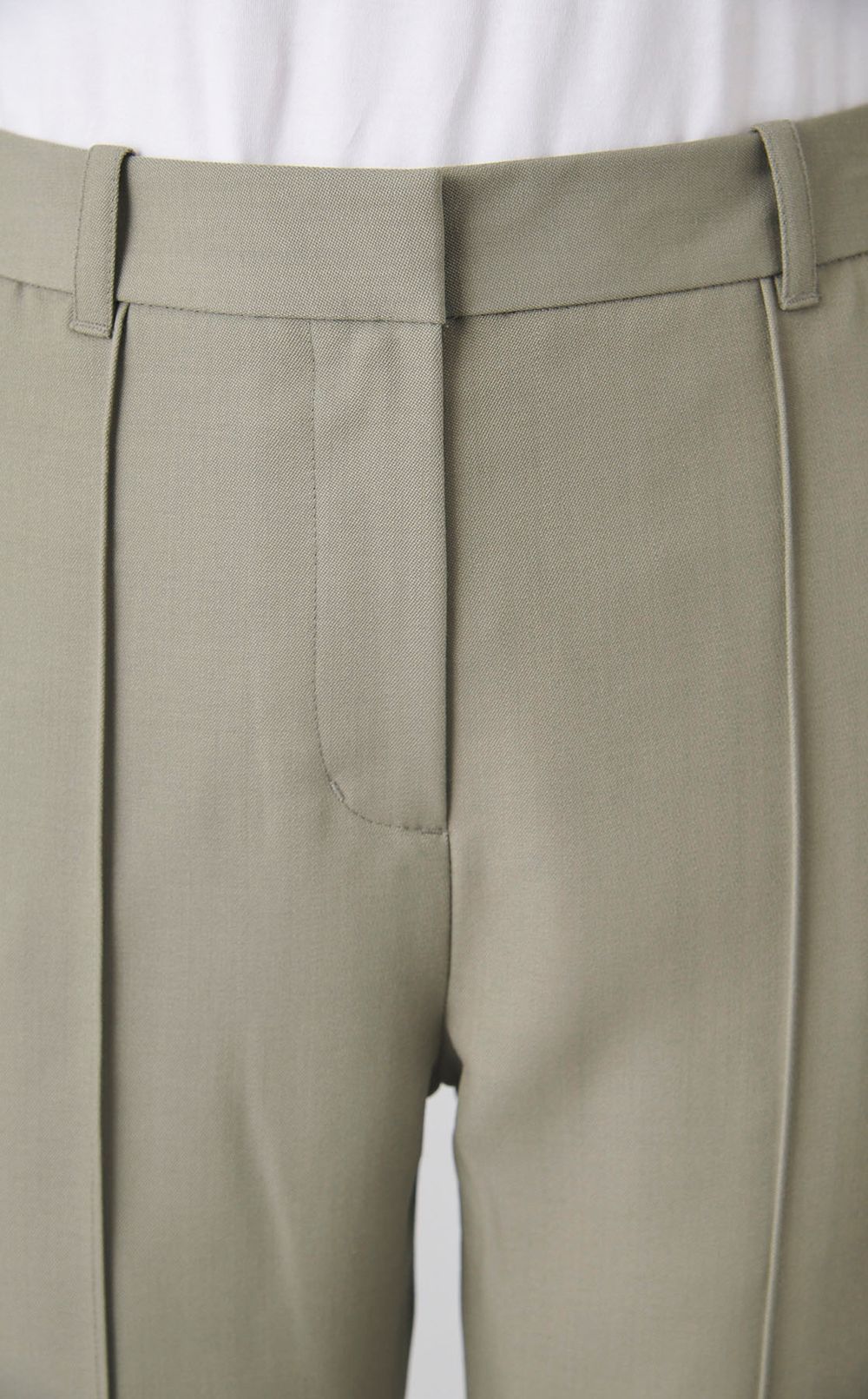 センターシームテーパードパンツ