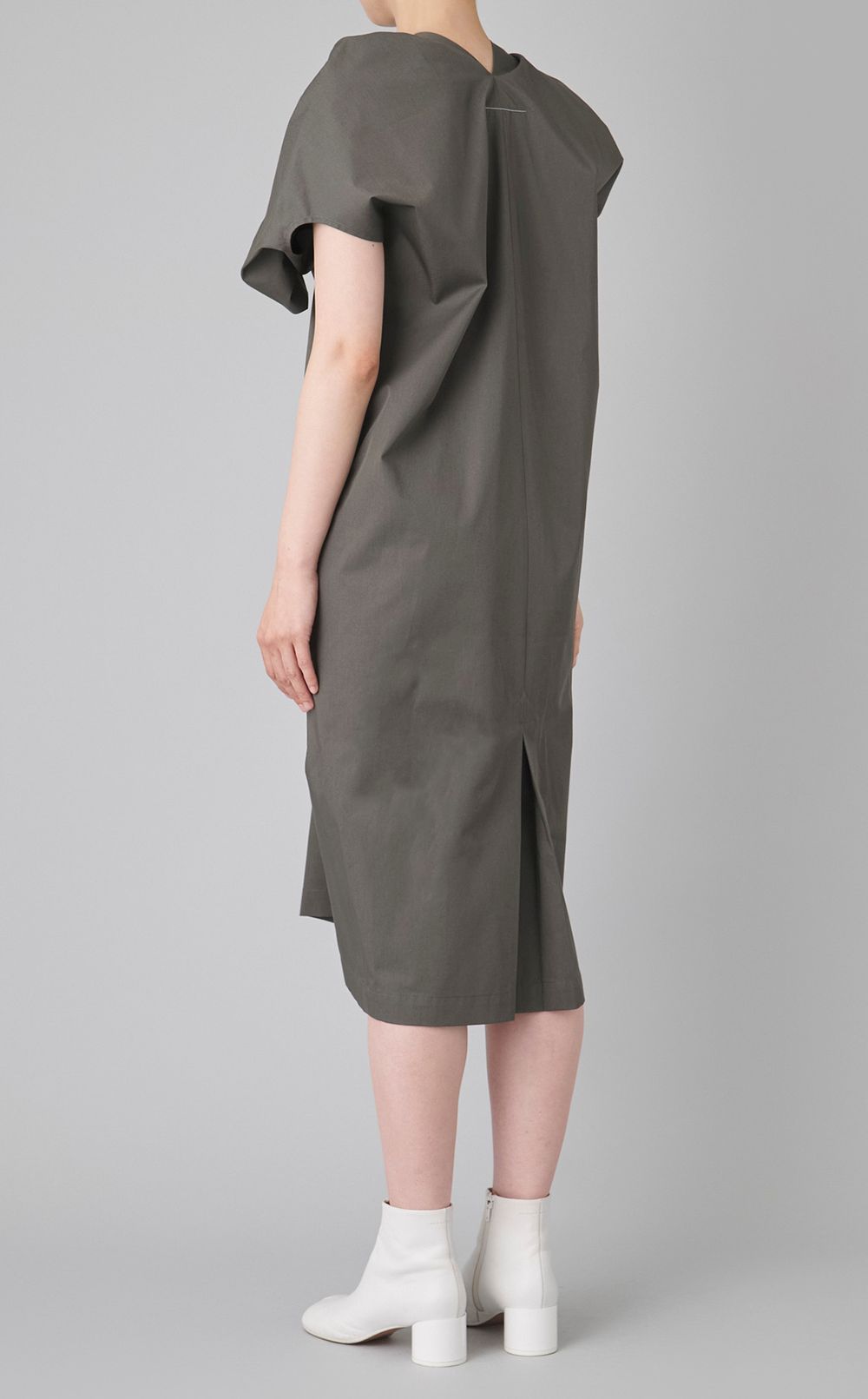 ギャザーデザインノースリーブワンピース