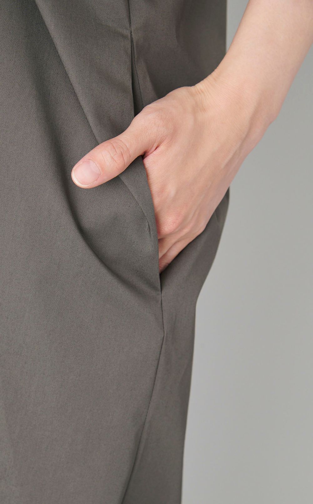 ギャザーデザインノースリーブワンピース