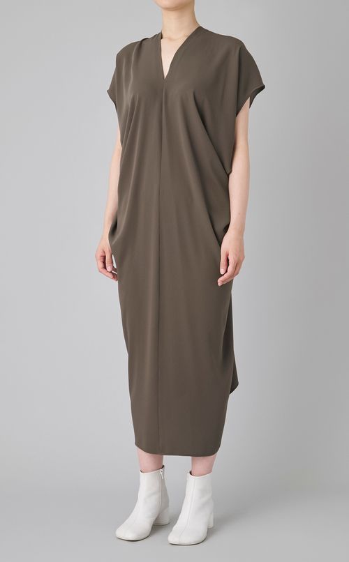 Vネックギャザーワンピース