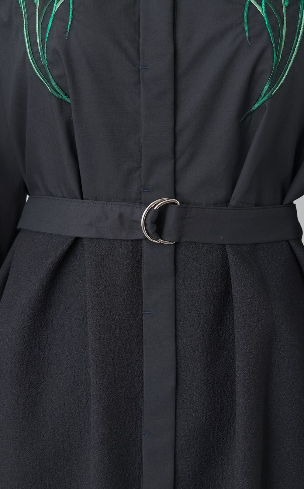 エンブロイダリーワンピース