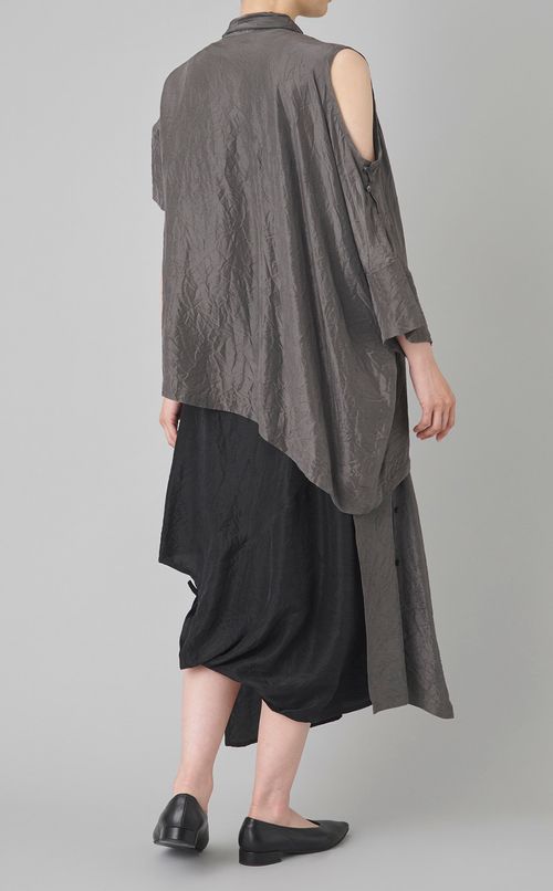 ダブルネックリンクルブラウス