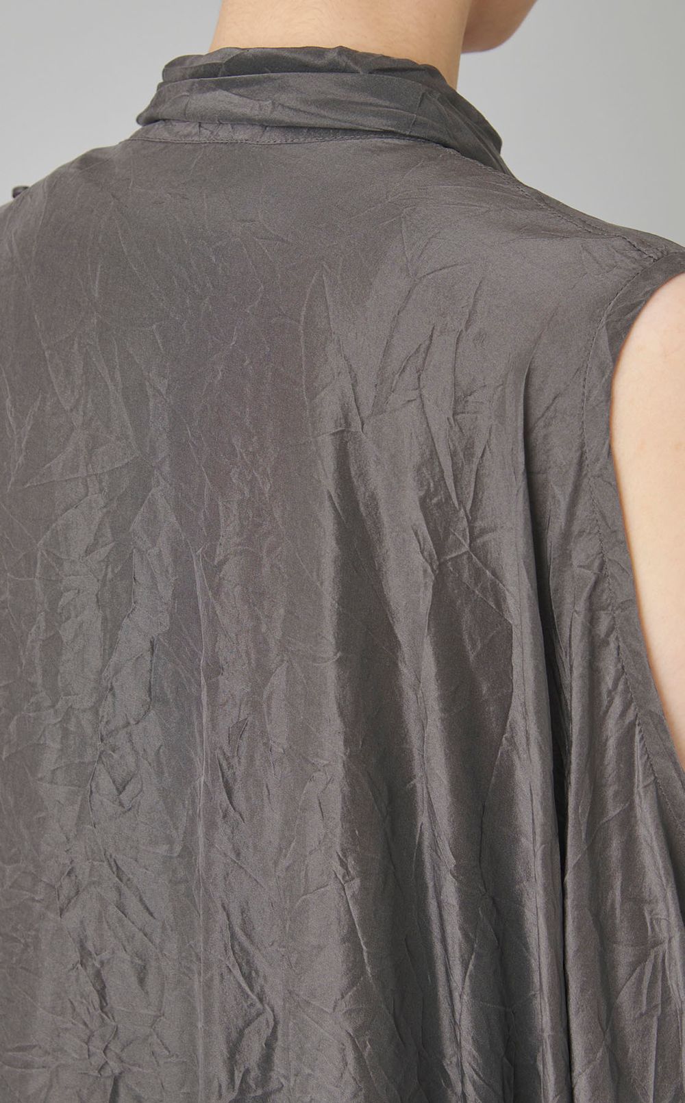 ダブルネックリンクルブラウス