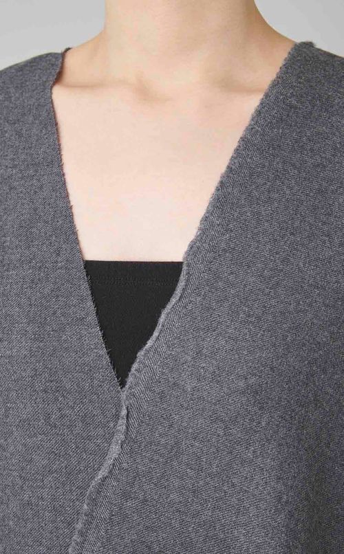 Vネックハーフスリーブワンピース