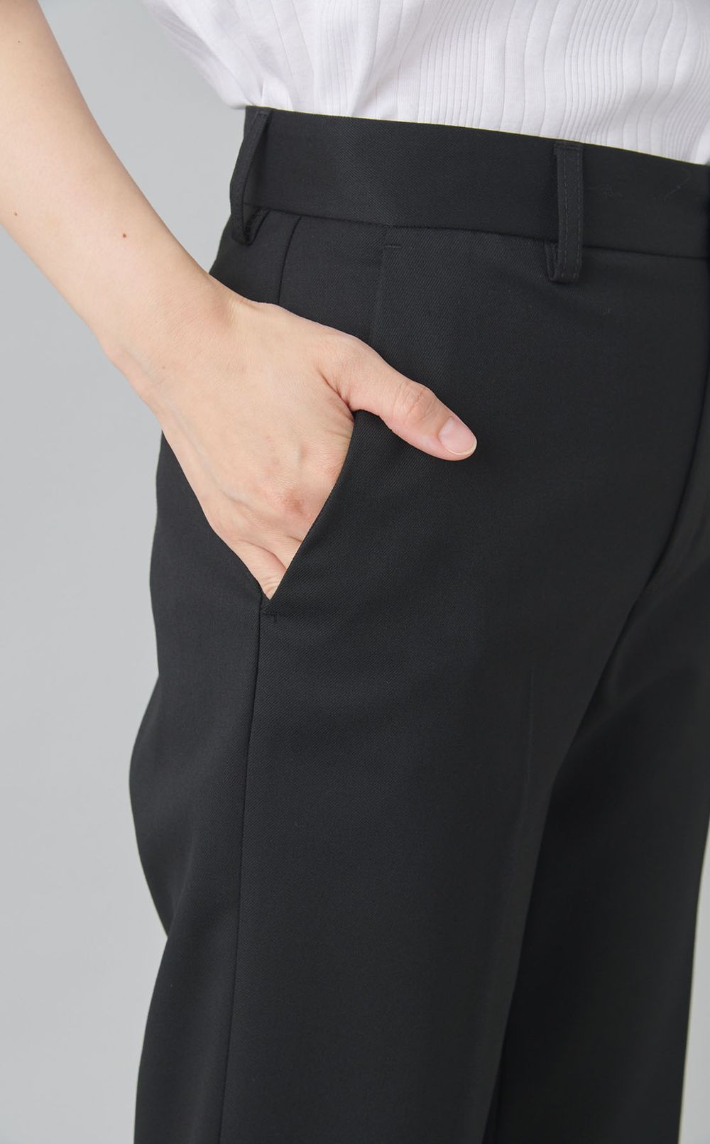 ストレートクロップドパンツ