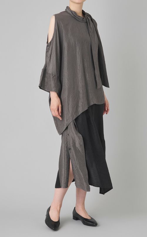 ダブルネックリンクルブラウス