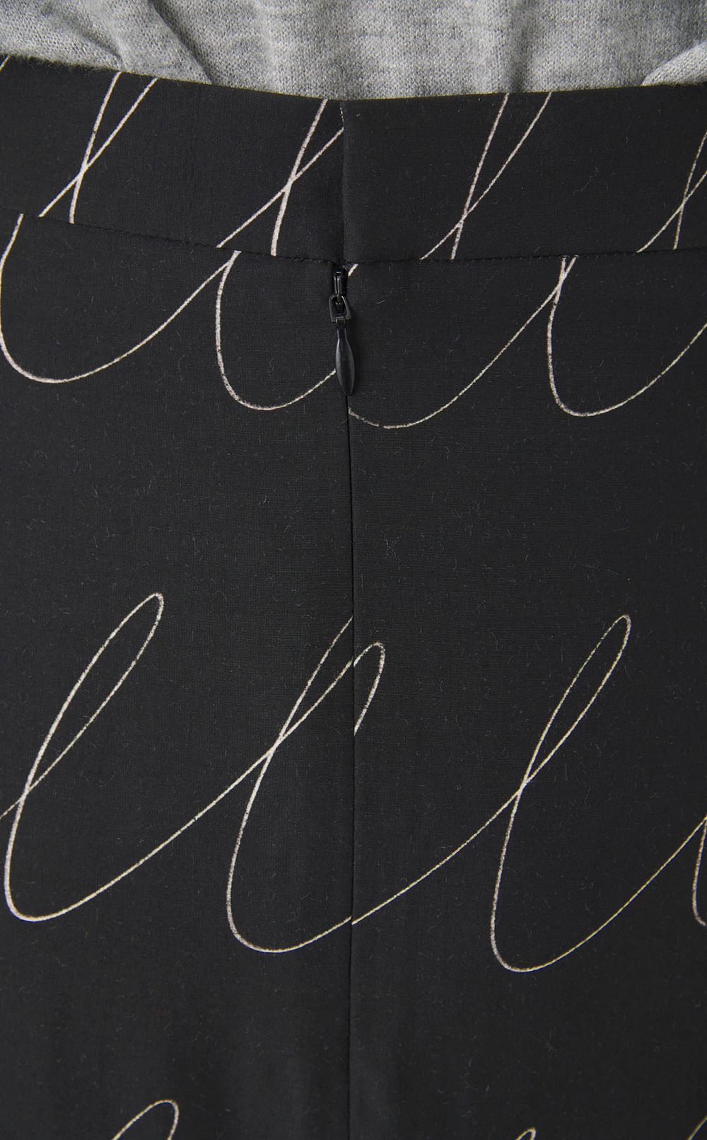 スケッチプリントフレアスカート