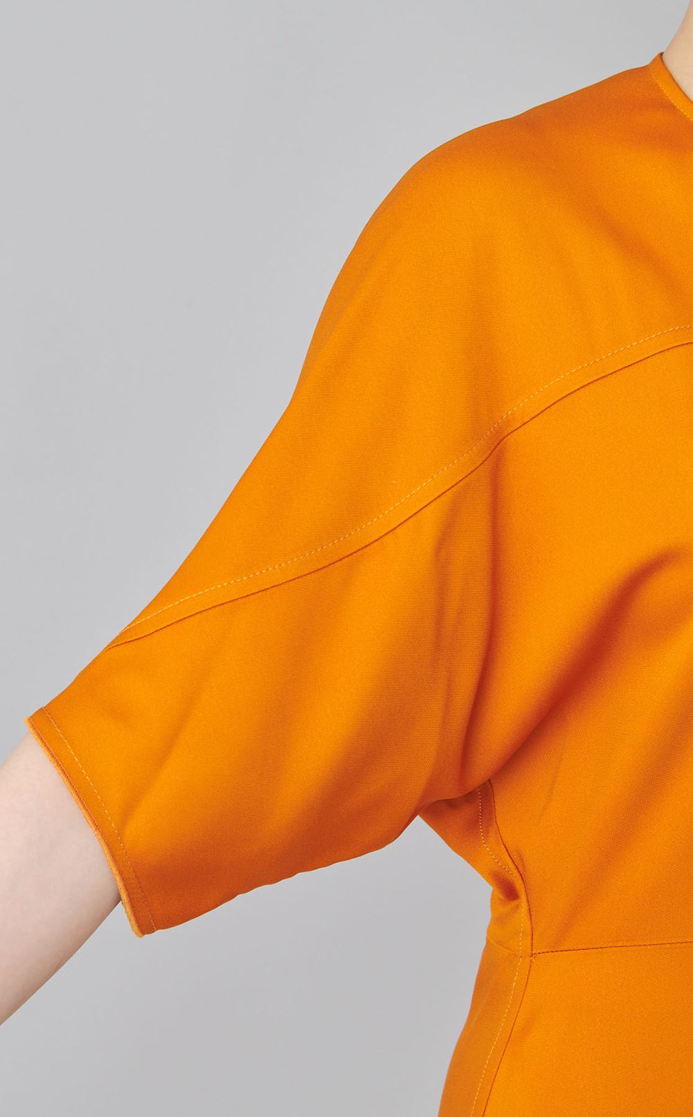 ドロップスリーブミディワンピース