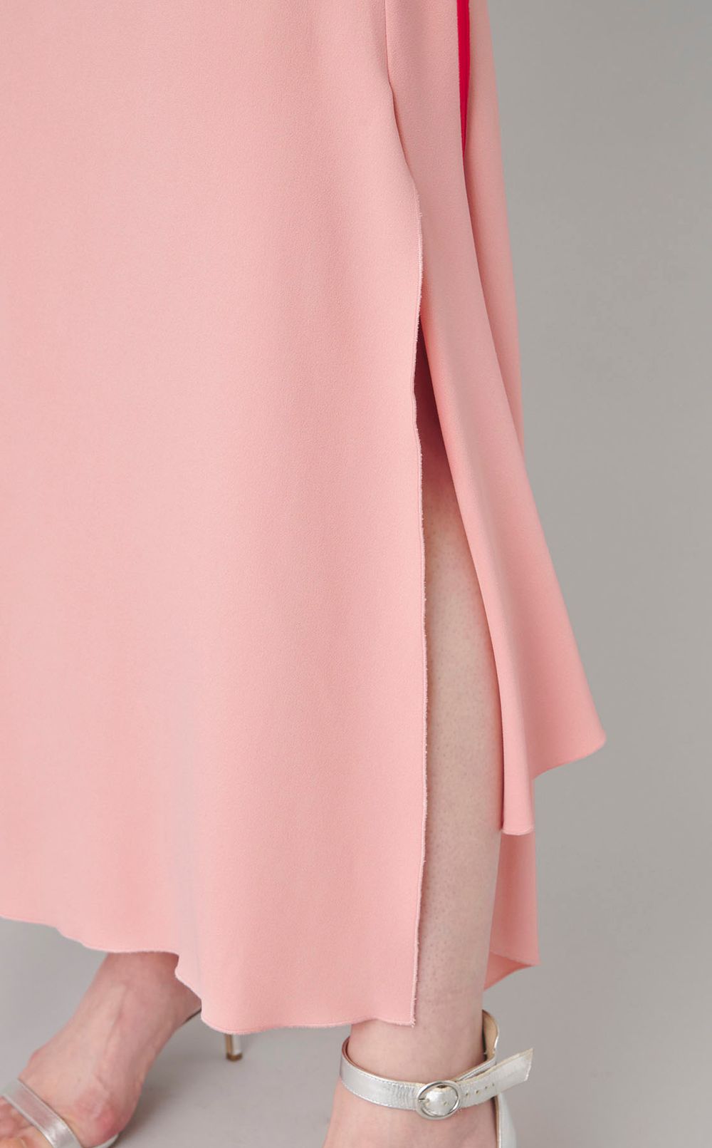 ドレープスリーブアシンメトリーワンピース