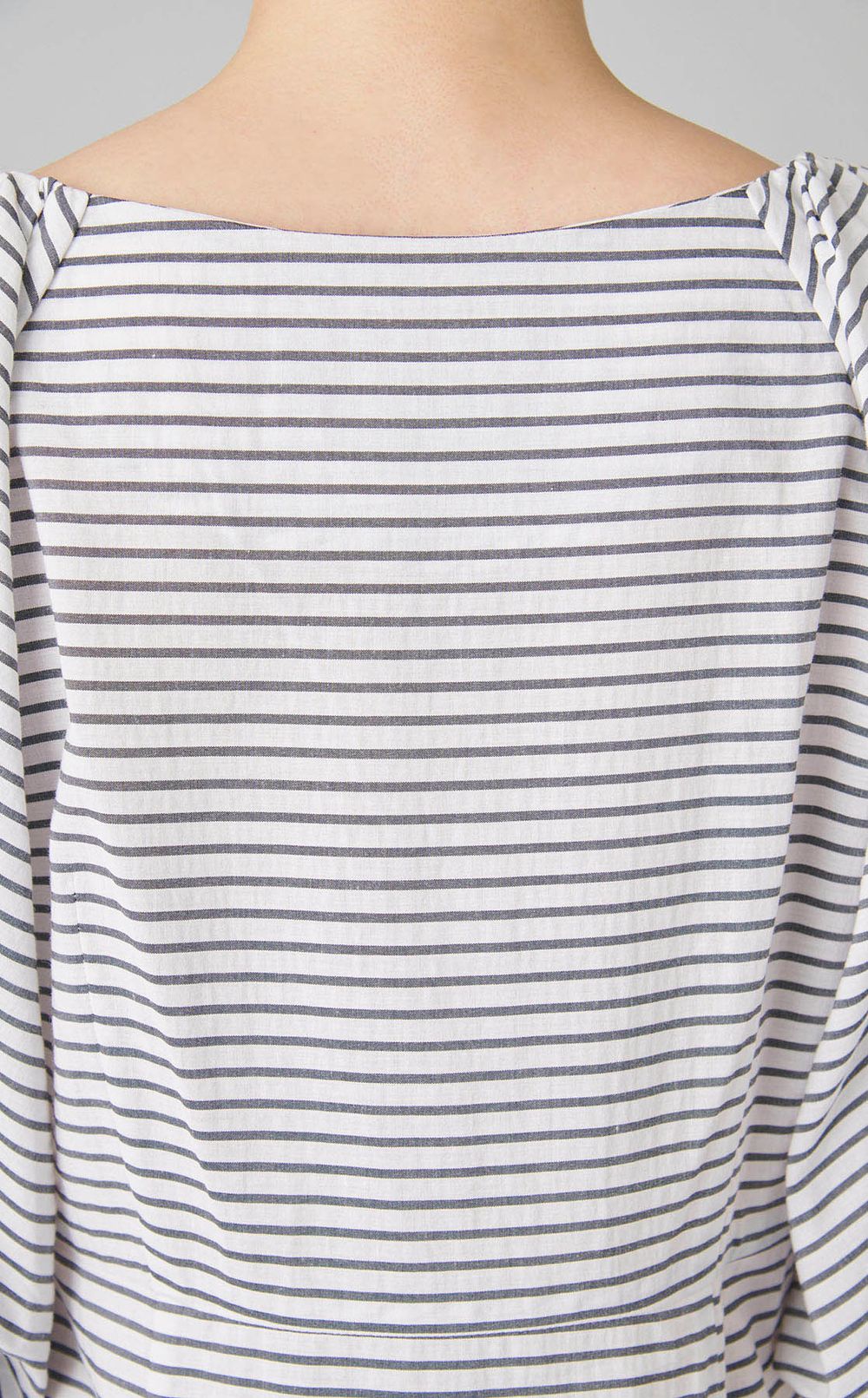 ボリュームスリーブワンピース