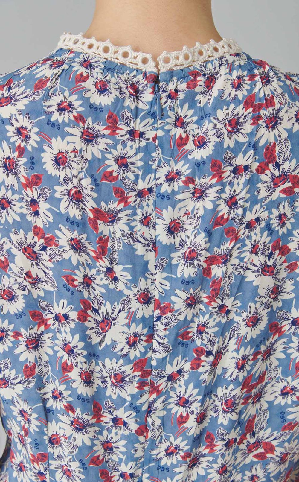 ホワイトフラワープリントワンピース