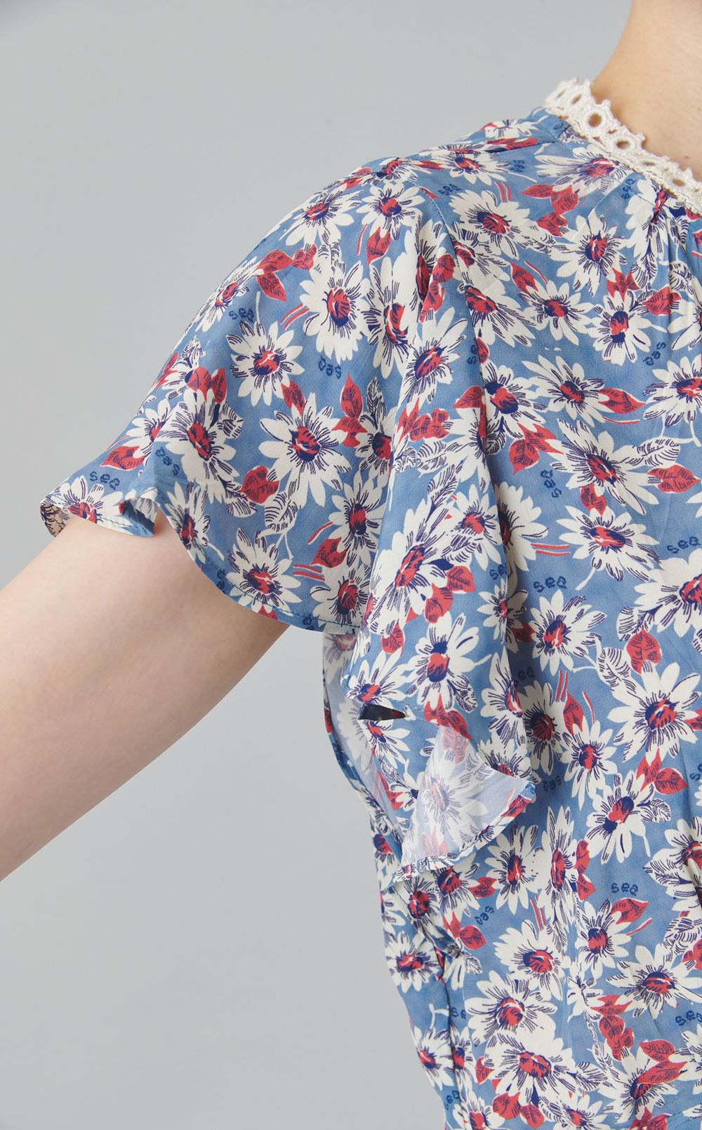 ホワイトフラワープリントワンピース