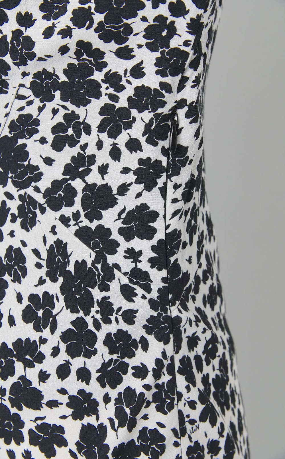 フラワープリン卜ギャザーネックワンピース