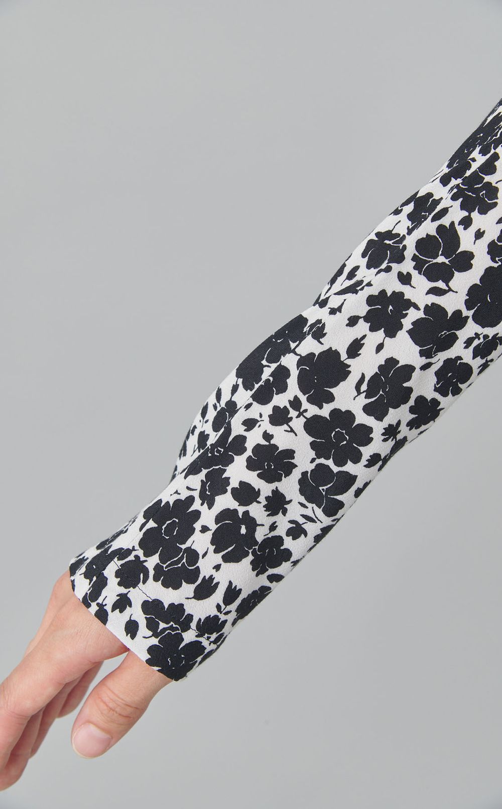 フラワープリン卜ギャザーネックワンピース