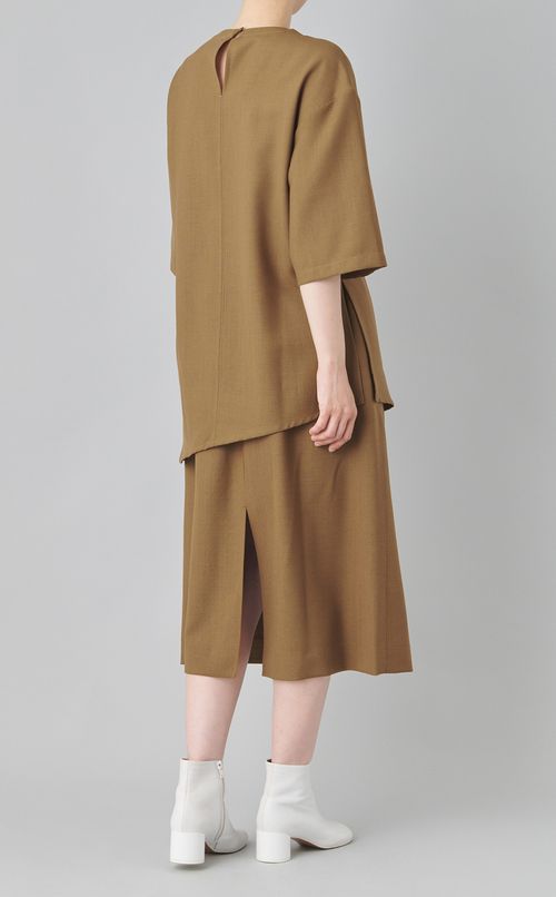 ボタンフロントスカート