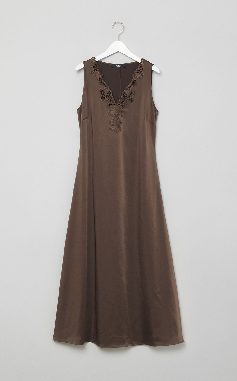 ネックレースロングワンピース