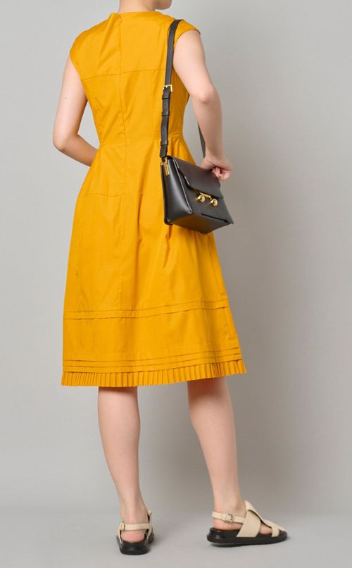 コットンノースリーブミディワンピース