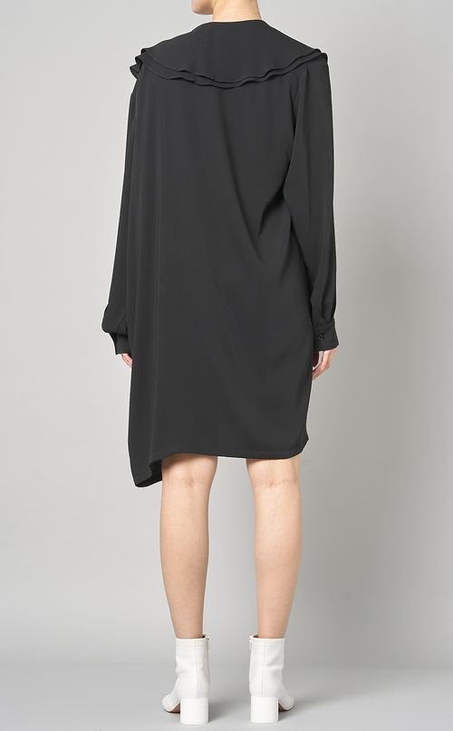 ラッフルネックドレ一プワンピース