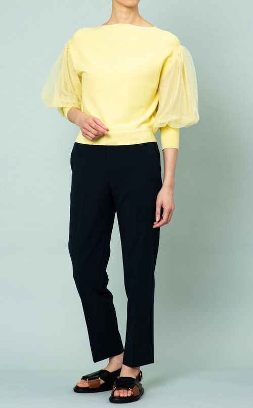 テーパードパンツ