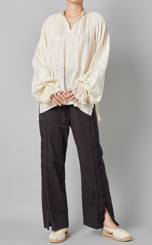 ボタニカルジャガードコットンブラウス