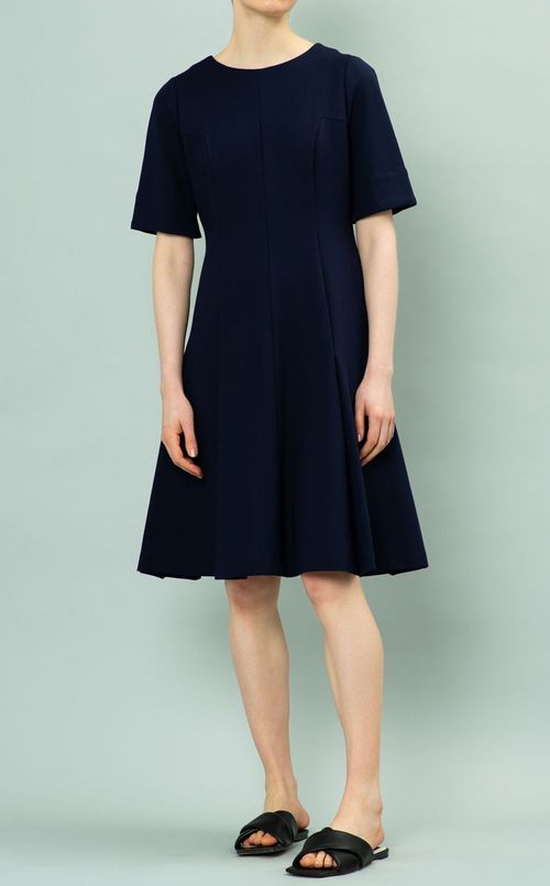 半袖ポンチワンピース