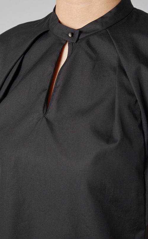 ショルダースリーブブラウス