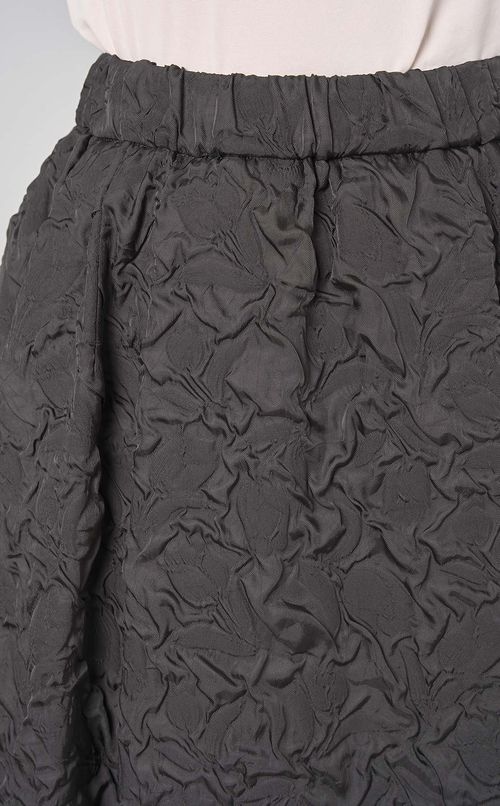 ふくれジャガードミディスカート