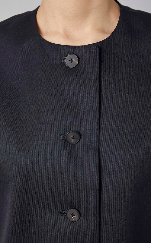 クロップドノーカラーベスト